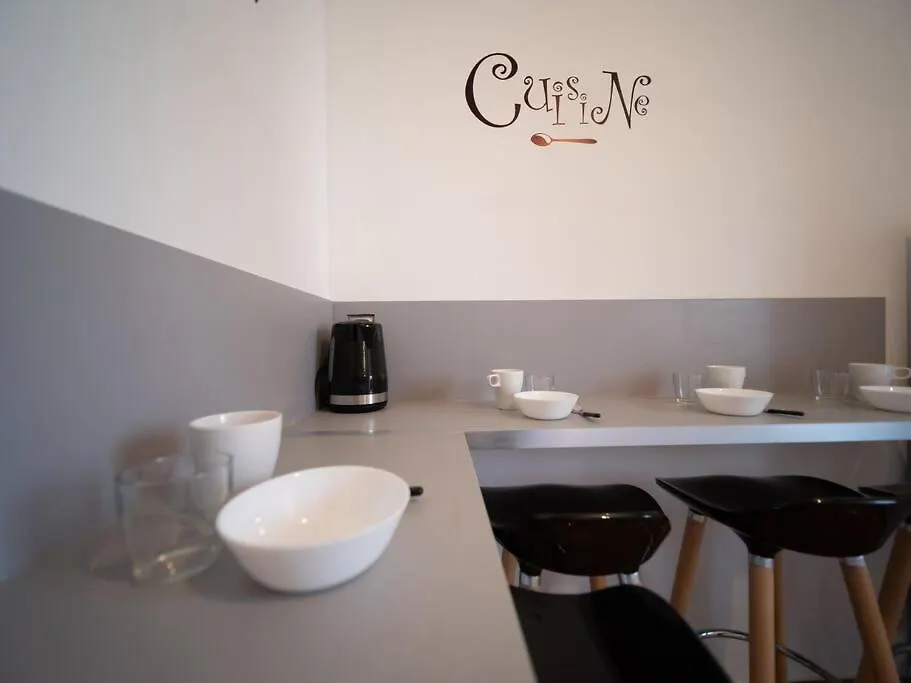 Appartement Tout Equipe Traversant 6 A 8 Couchages Marseille France