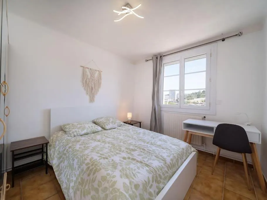 Apartment Appartement Tout Equipe Traversant 6 A 8 Couchages Marseille