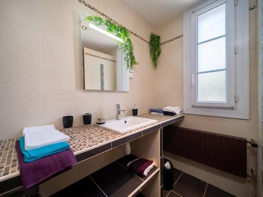 Appartement Tout Equipe Traversant 6 A 8 Couchages Marseille Apartment