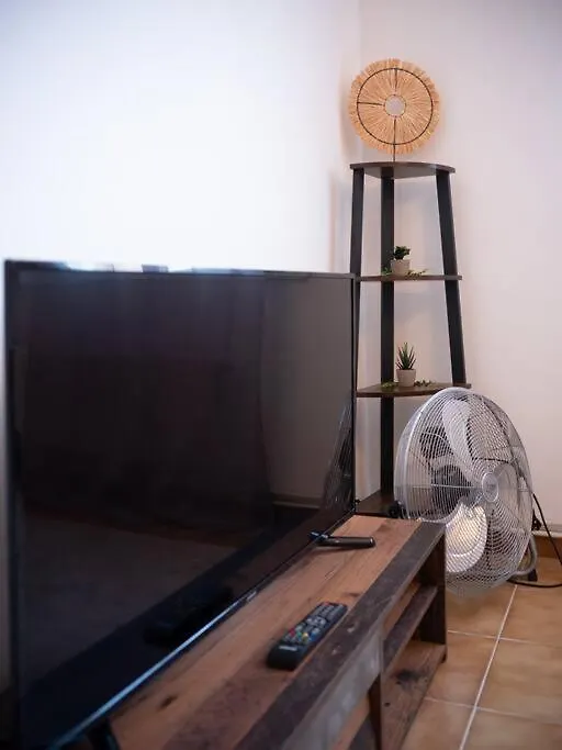 Appartement Tout Equipe Traversant 6 A 8 Couchages Marseille 0*,  France