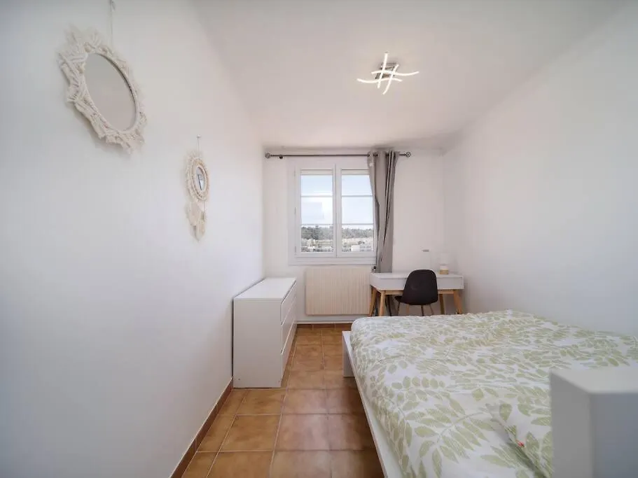 Apartment Appartement Tout Equipe Traversant 6 A 8 Couchages Marseille France