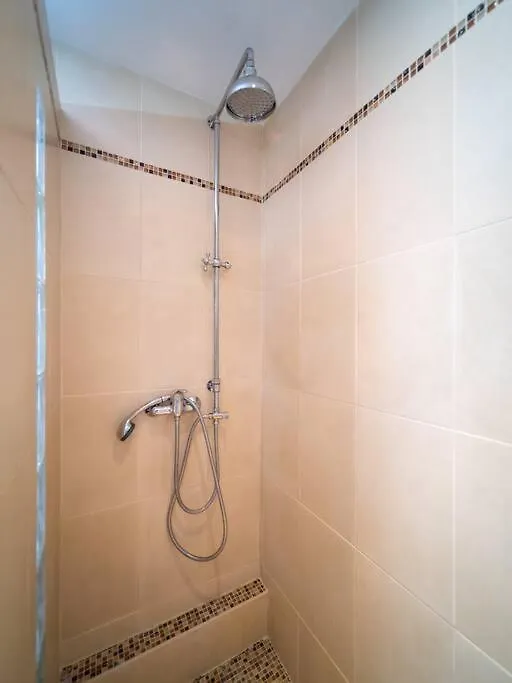 Apartment Appartement Tout Equipe Traversant 6 A 8 Couchages Marseille